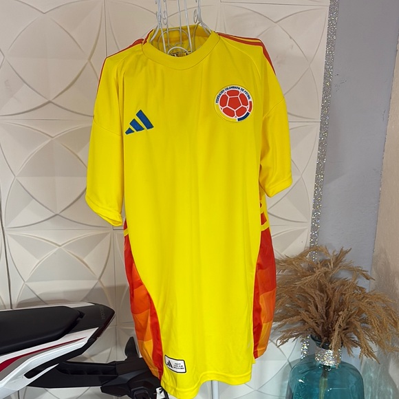 Colombia adidas 24 home Soccer Jersey - Picture 1 of 6